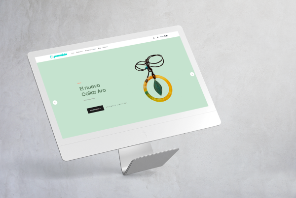 Pantalla de ordenador enseñando sitio web de Pecesconflaire, marca de complementos de moda